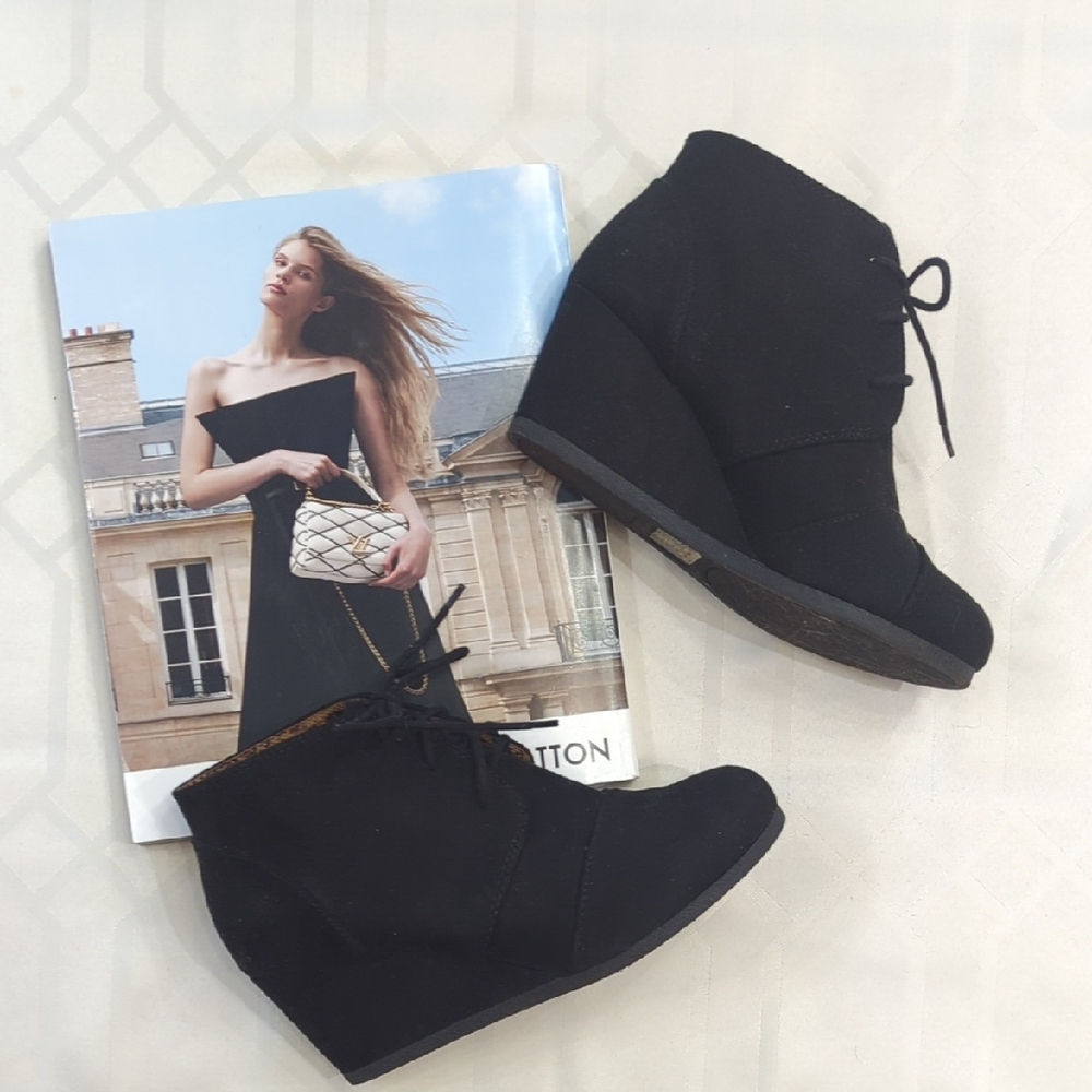 Lace Up Faux Suede Wedges